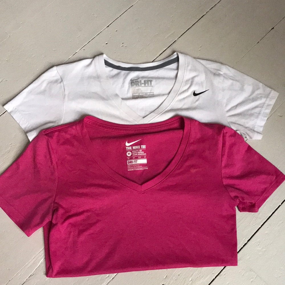 BUNDLE /// TWO NIKE TEES